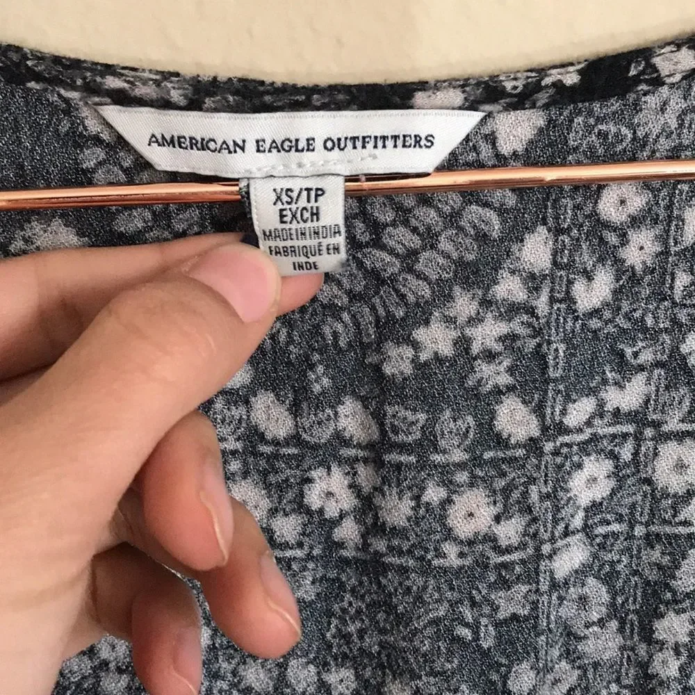American Eagle Outfitters length sleeves